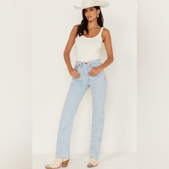 Wrangler Denim - Wrangler Women's Slim Fit Cowboy Cut Jeans 12" High Rise - Light Wash - 30 x32